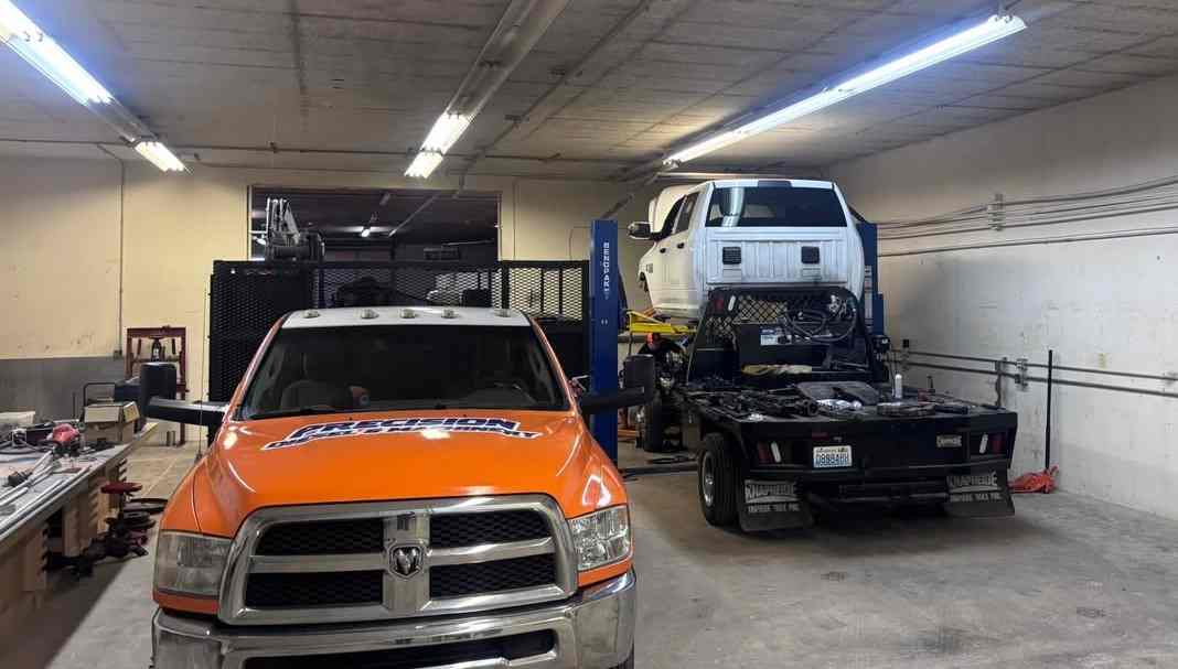 Shop lift equipment